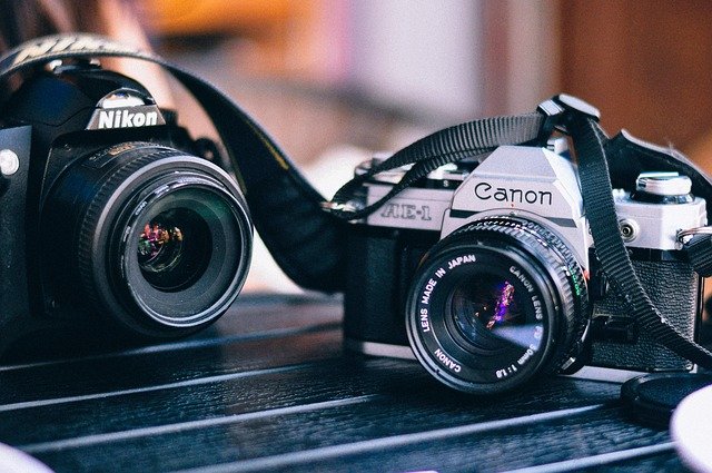 foťák Canon a Nikon